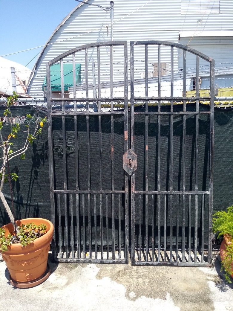 Steel Entrance Gates 8'