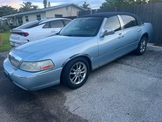 2009 Lincoln Town Car