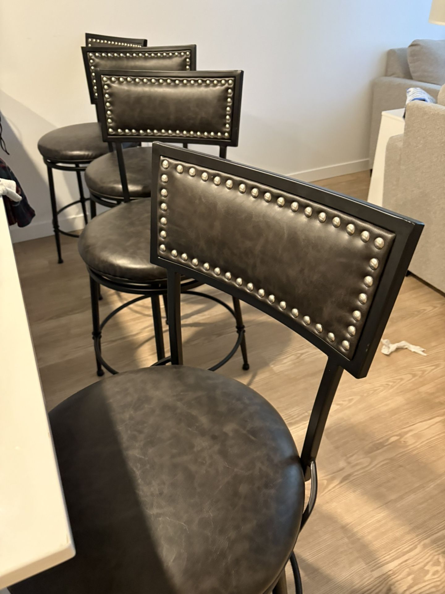 4 Counter Height Bar Stools 