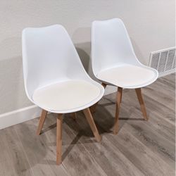 Mid Century Modern Dining or Bedroom Chairs