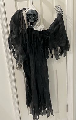 Hanging Ghost / Grim Reaper Halloween Decoration