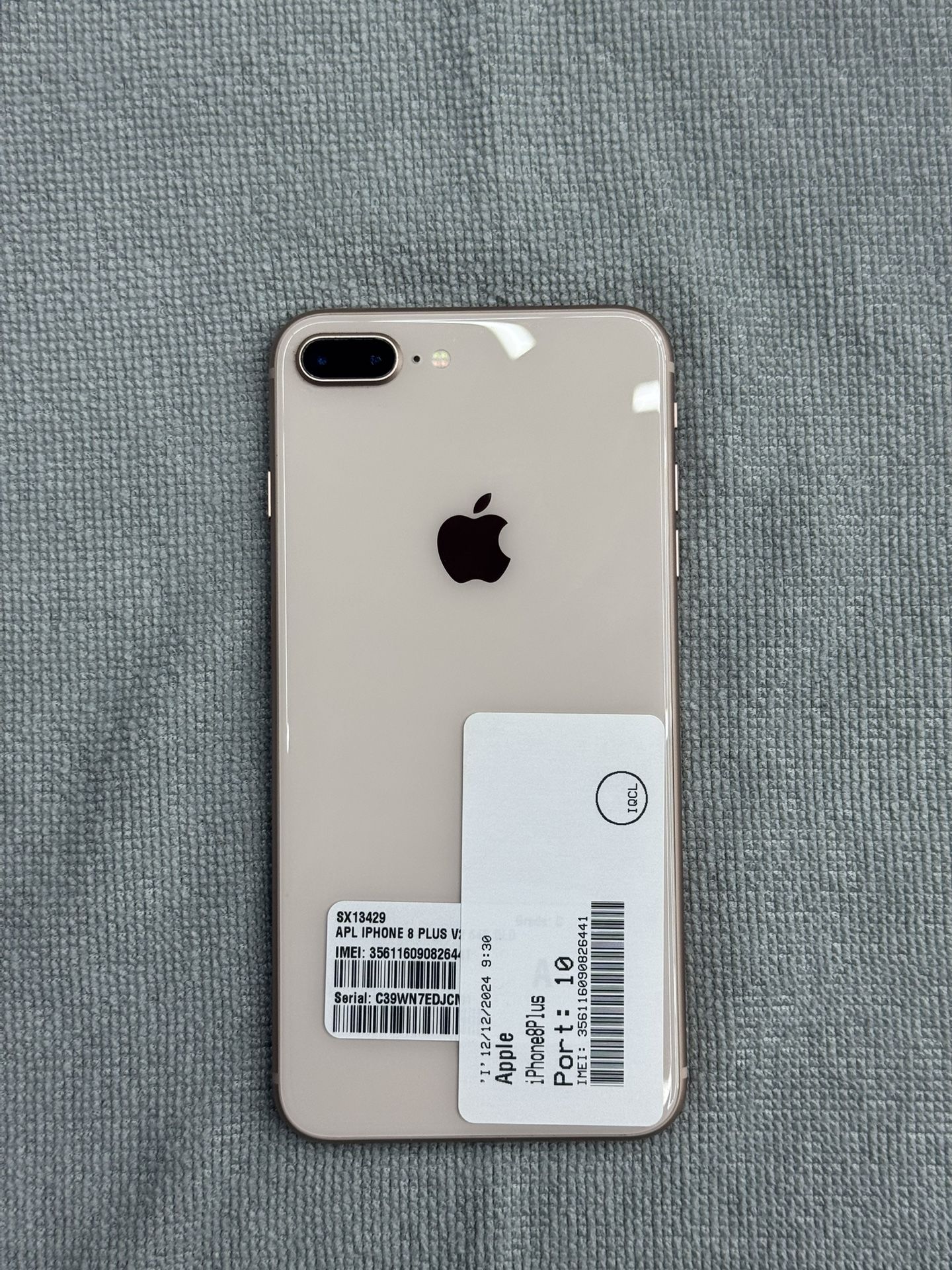 iPhone 8 Plus 64GB Gold Unlocked - Very Good Condition