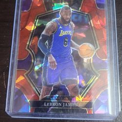 LeBron James 2022-23 Panini Select NBA Premier Level Cracked Ice Parallel Lakers