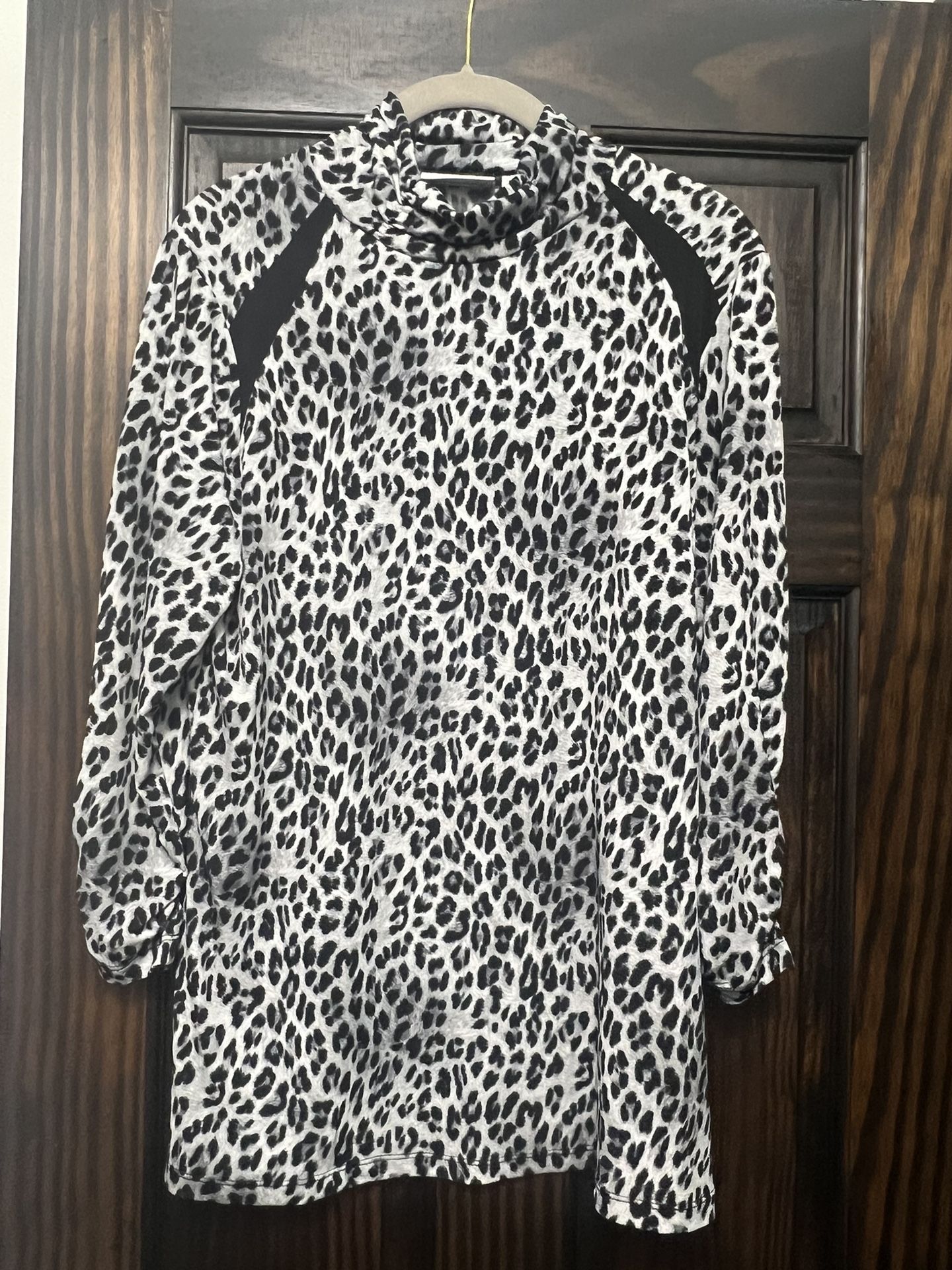 Susan Graver Printed Textured Liquid Knit Animal Print Mock- Neck Tunic~top ~ Shirt ~ Blouse- Size M~ NWOT