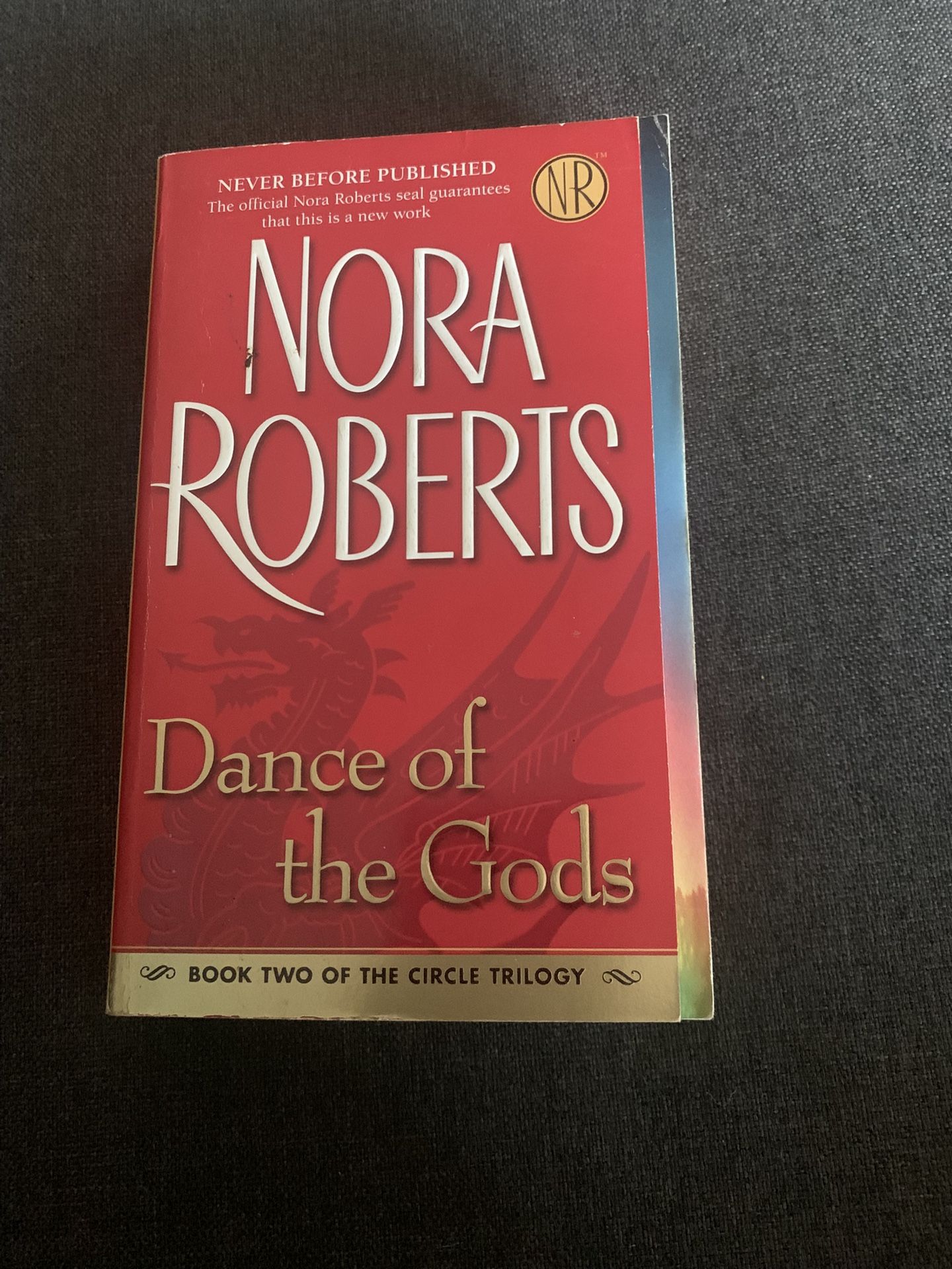 Nora Roberts 'Dance of the Gods' Red Book Two Of The Circle Trilogy