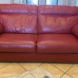 Sofá Natuzzi Editions Brivido B757 Sofa that’s in excellent condition