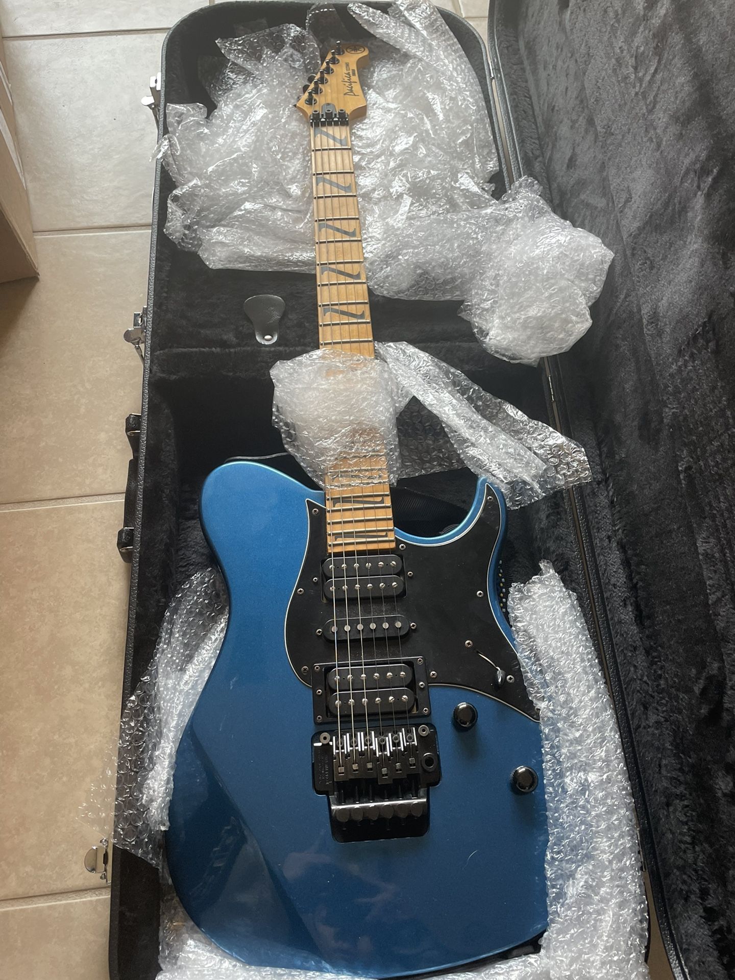 Two Guitar For Sale 