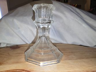 Single Clear Glass Candle Holder