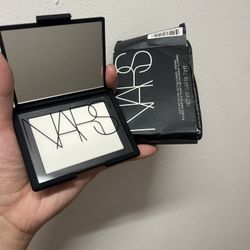 NARS LIGHT REFLECTING SETTING POWDER PRESSED TRANSLUCENT CRYSTAL Badbox 0.24oz
