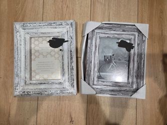 2 - 5 x 7 Photo Frames NEW