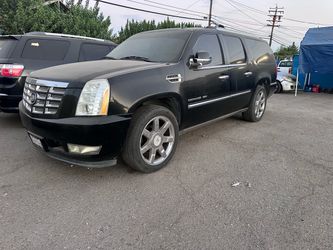 2011 Cadillac Escalade ESV— $4,000 (As-Is)