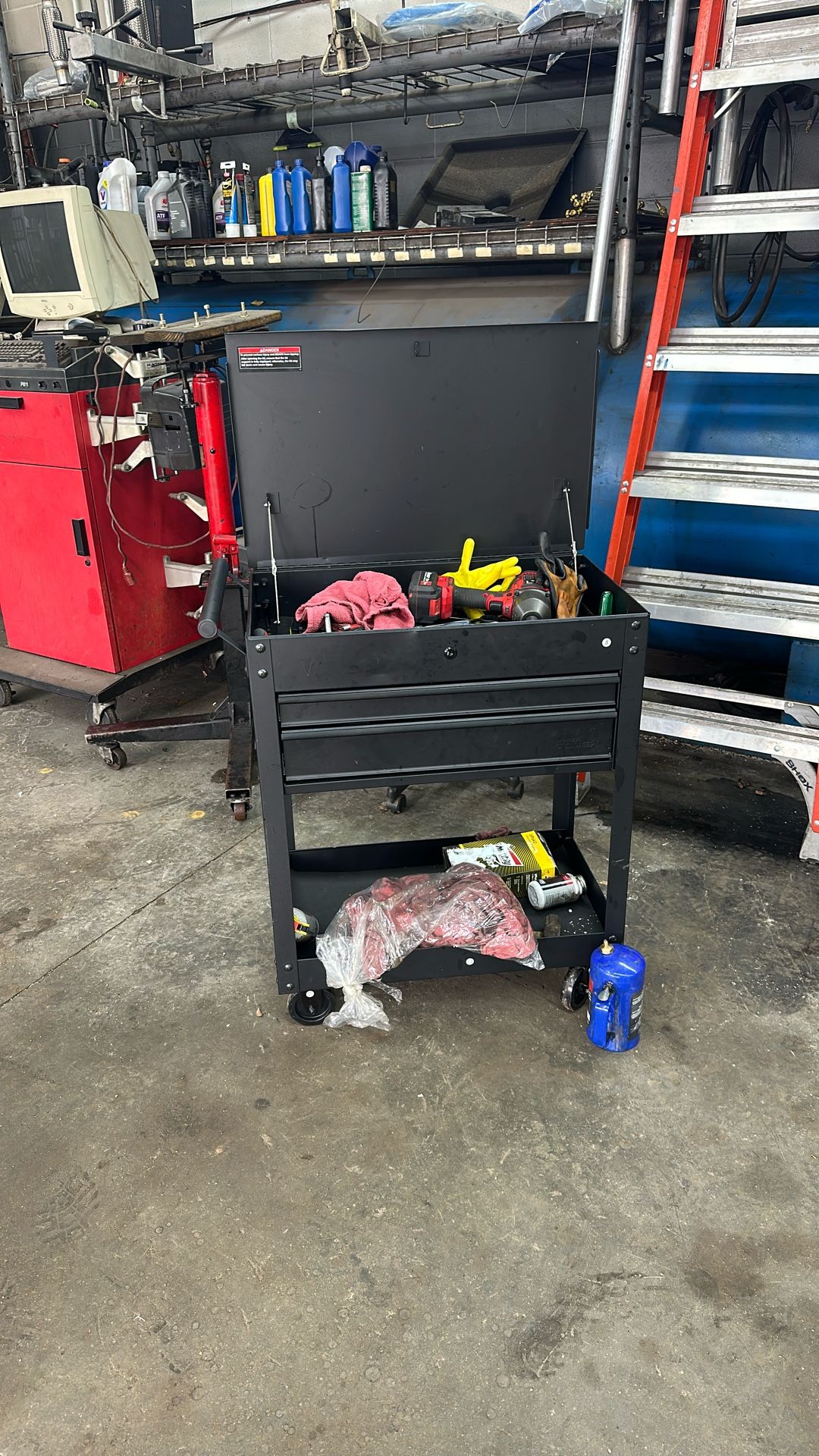 Hyper Tough 28-inch 2 Drawer Tool Cart