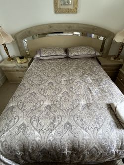 Queen Size Bedroom Set