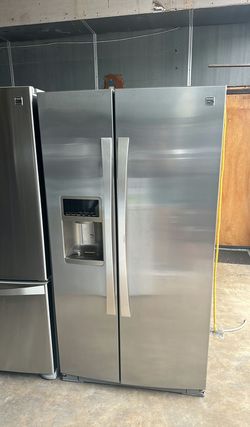 Side by Side Refrigerator with Water Dispenser