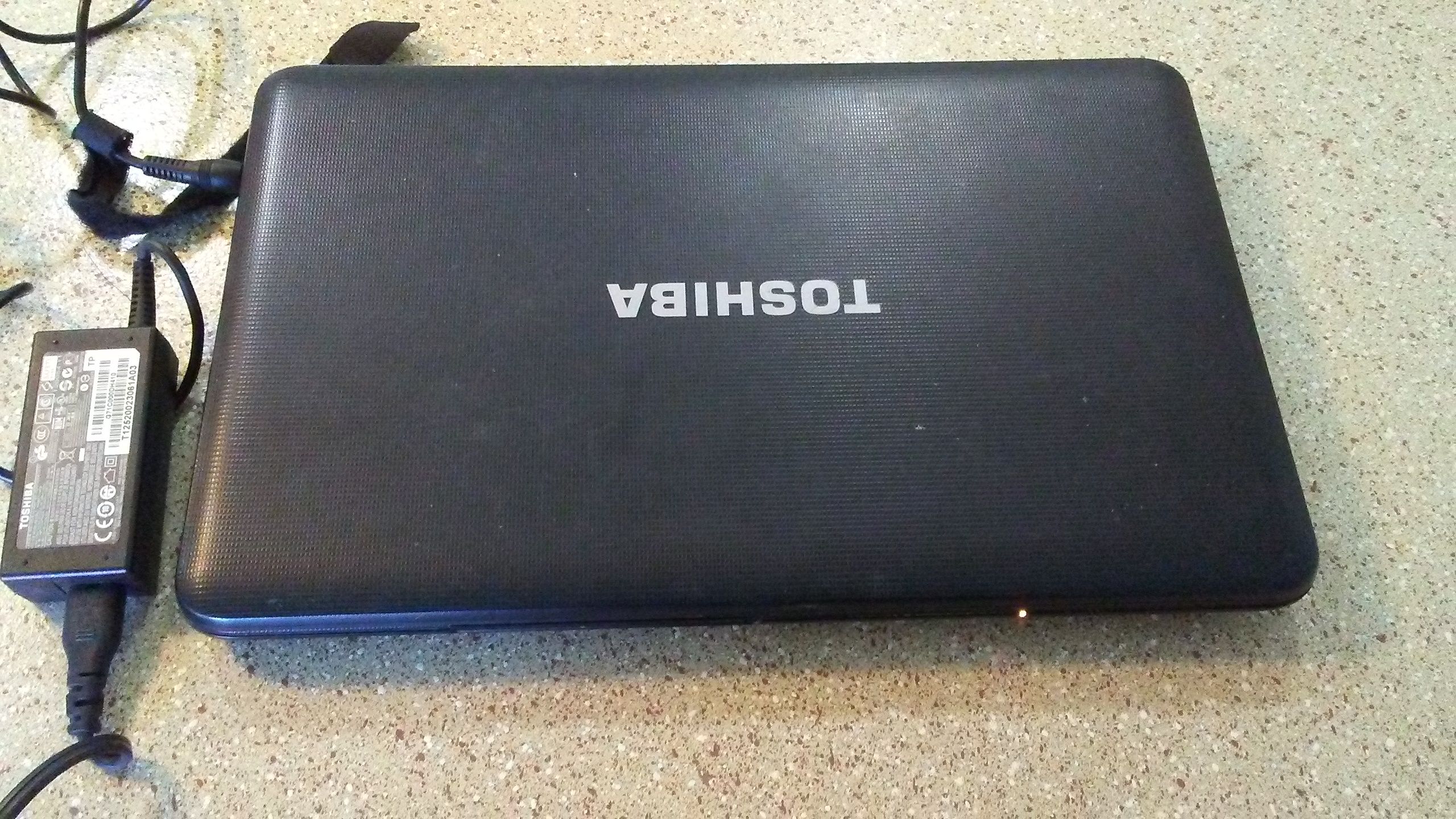Laptop Toshiba WINDOWS 8