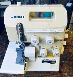 uki Pearl Line MO-655 Serger Sewing Machine