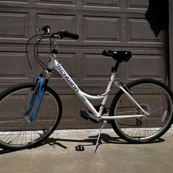 Women’s Schwinn Hybrid Bike