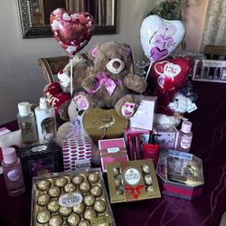 Valentines Gift 🎁 Victoria Secret Perfume And Lotion 