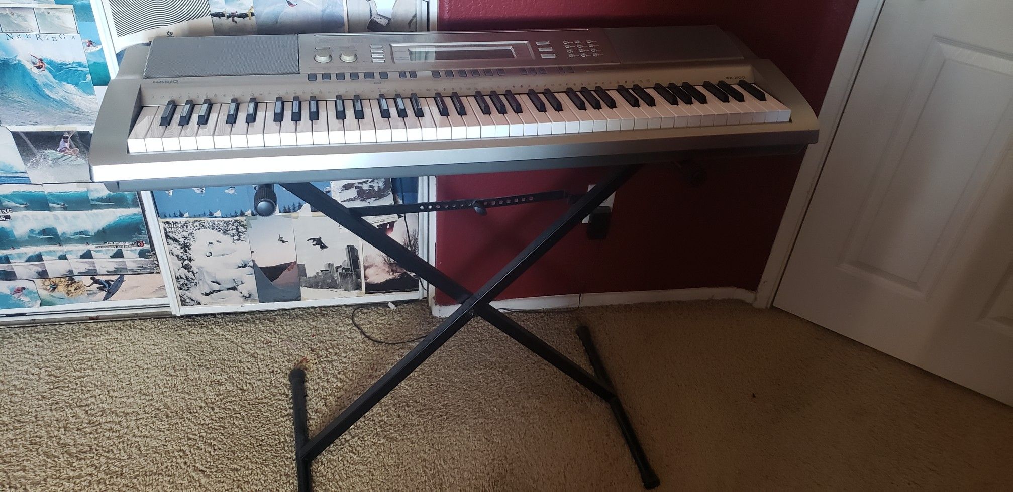 Casio WK-200 piano keyboard