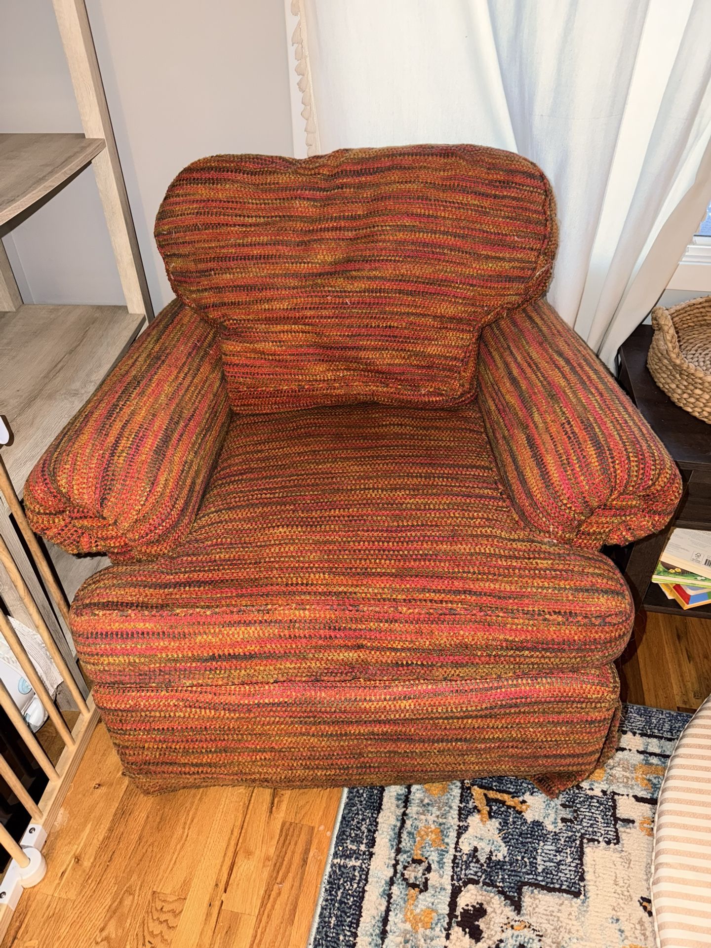 Swivel Arm Chair