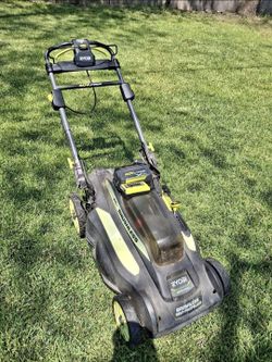 Cordless Lawnmower with Catcher Bag
