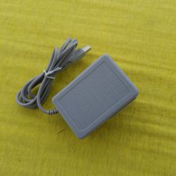 NINTENDO  3DS,DSi ,DS XL..PORTABLE CONSOL  CHARGER 