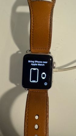 Apple Watch Series 3 - 38mm Silver Aluminum Case (GPS) - Brown Leather Band