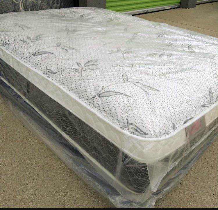 Brand new E KingCal KingQueenFull And Twin Size Pillow Top Mattress And Box SpringPrices Are Between $160 $350