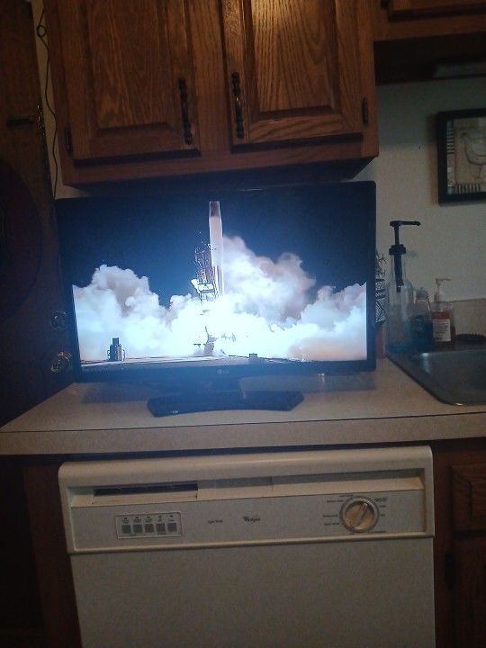 LG 24" Firestick Jail Broke