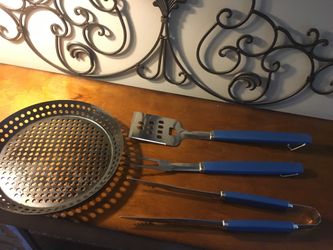 Grill accessories ( utensils brand new and wasn’t used) for sale due to relocation