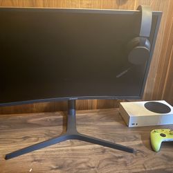 xbox series S + controller + headset + Samsung 144h monitor