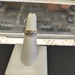 14k Diamond Rings Around It 4.5 Grams Size 5 Layway Available 10%dwon If You Interested Ask Maribel Thank You 