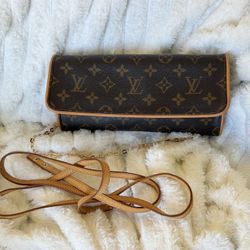 Louis Vuitton Twin Pochette