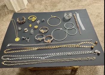 Lot of woman’s custom jewelry selling all together no individual purchase details in photos pickup Gaithersburg md20877