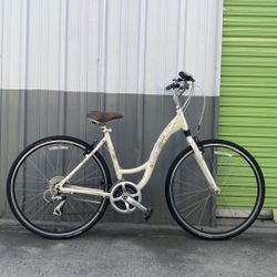 TREK HYBRID BIKE /SIZE TIRES 700” /SIZE FRAME MEDIUM 