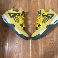 Jordan 4 Lightings 