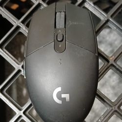 Logitech G305 LIGHTSPEED Wireless Gaming Mouse, Hero 12K Sensor 12,000 DPI Black