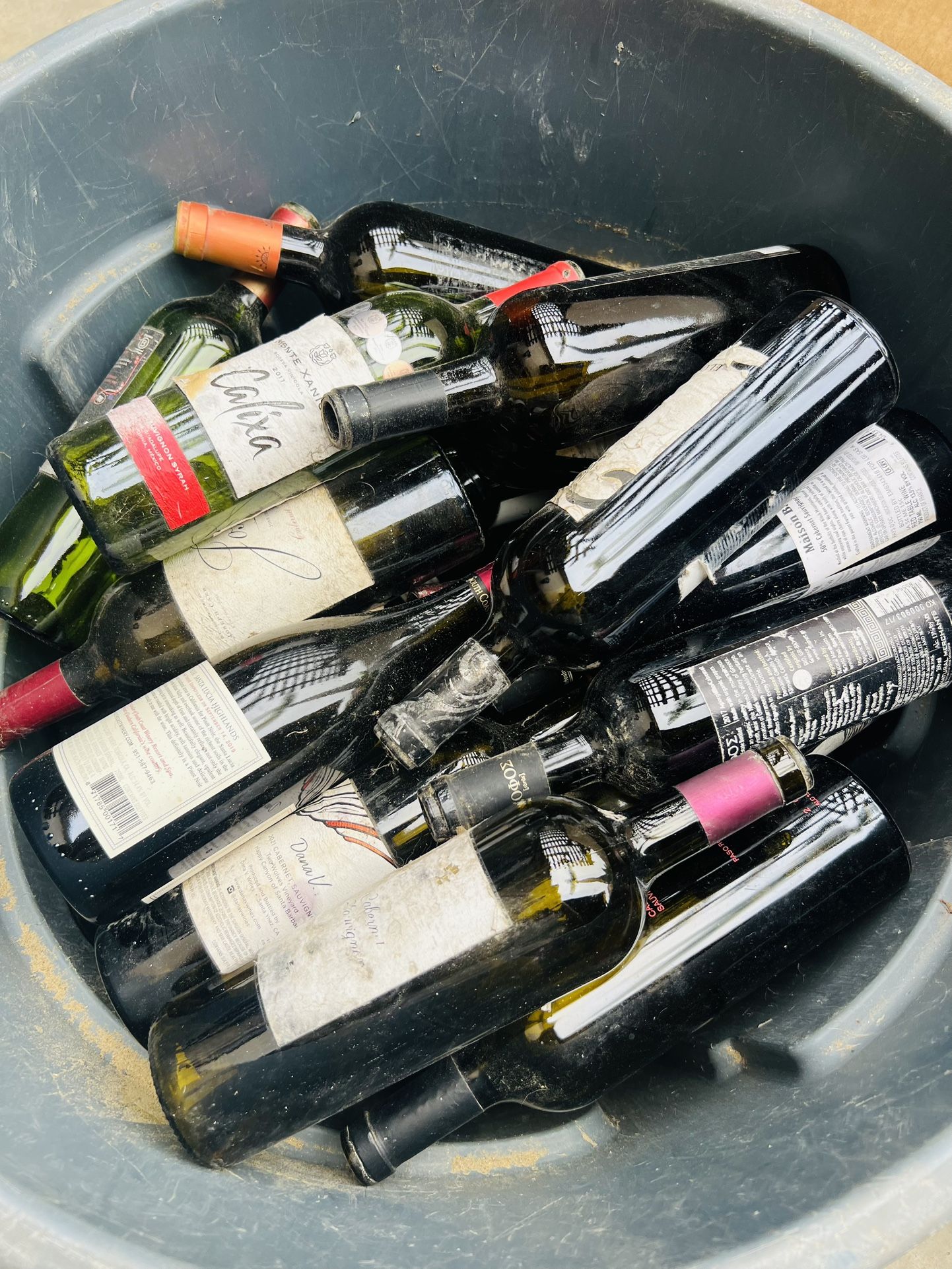 100 Botellas De Vino Oscuras