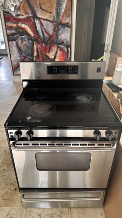 For Sale: Frigidaire Gallery Professional Series 4-Burner Stove