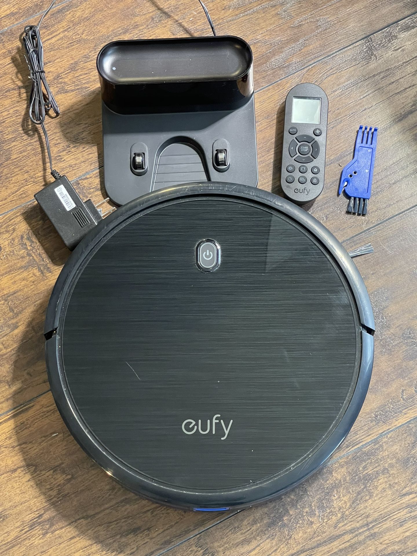 Eufy Robot Vacuum Cleaner In Great Condition for Sale in WA