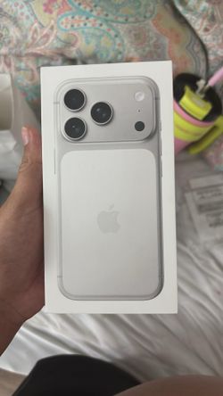 iPhone 17 pro silver