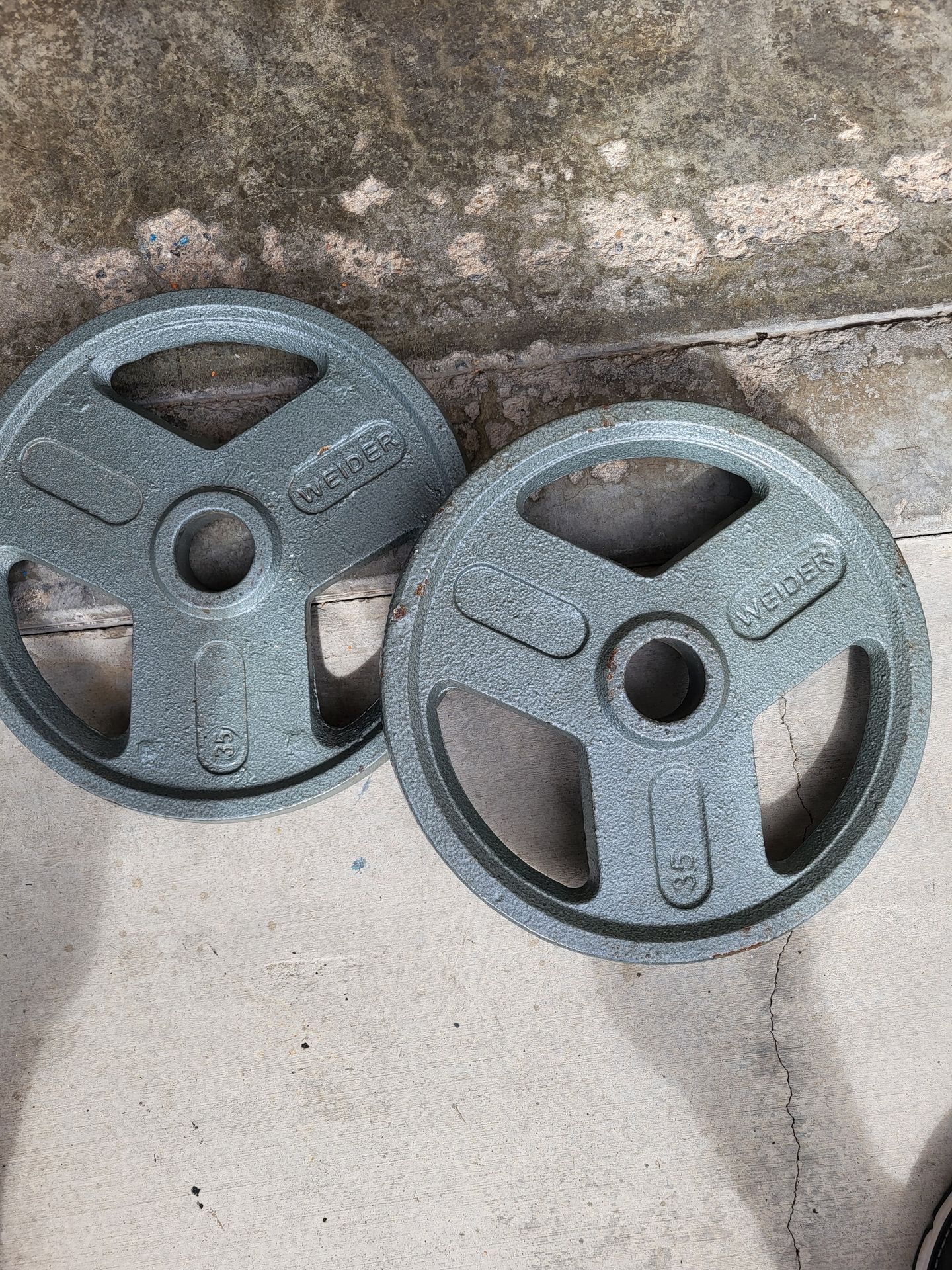 Gym #Gym Equipment #weights #dumbells