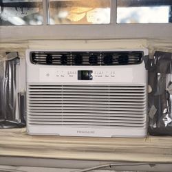 Frigidaire 5,000 BTU Window AC – Excellent Condition