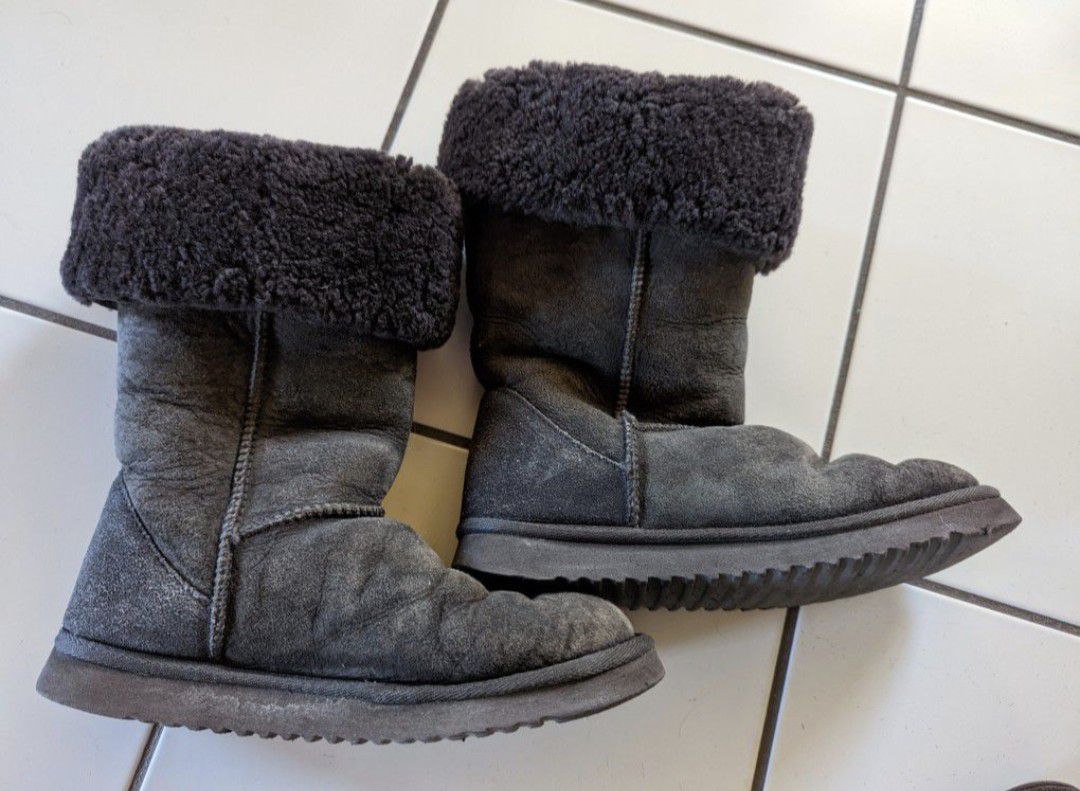 Size 8 Women's Sheepskin Wool Leather Boots  Shearling Lambswool Fur Suede Thermal Insulated Ugg Emu Uggs REI Bear paw Columbia Patagonia North face 