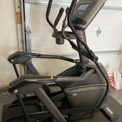 MATRIX E30 ELLIPTICAL WITH XR CONSOLE
