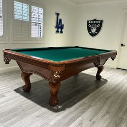 Pool Table 8ft ( Free Delivery& Set Up & New Color Felt Of Your Choice