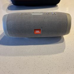 JBL Charge 3