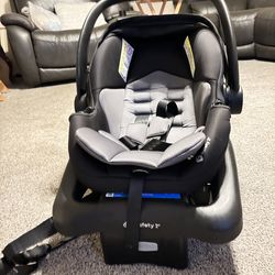 New car seat $40 obo