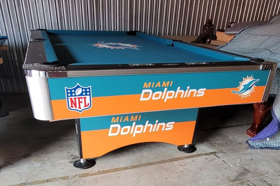 Miami Dolphins 8' Pool Table, Like New Condition for Sale in Miramar