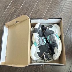 Jordan Why Not Zer0.2 SE Low Top Sneaker Black White Aqua Basketball 2019